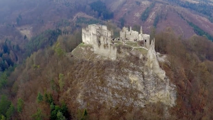 Kultúrne dedičstvo: Považský hrad