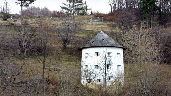 Kultúrne dedičstvo: Protiturecká bašta - Štiavnické Bane