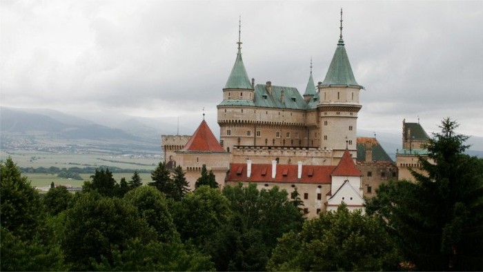 Das Schloss Bojnice schon einmal vom Brand fast zerstört  