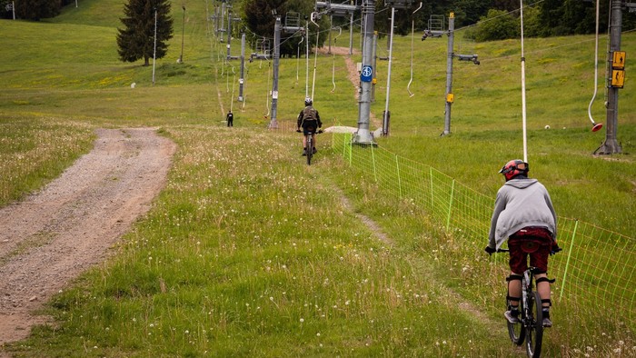 Vlek na Drozdovo jazdí aj v lete. Lyže ale vymeňte za dve kolesá