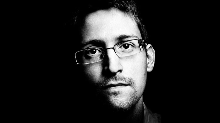 Chrobák v hlave_FM a Edward Snowden