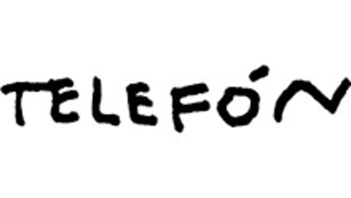 Telefón