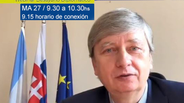 El embajador Rastislav Hindický – invitado al Desayuno con el embajador