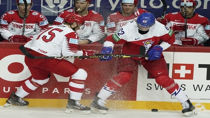 Dáni Slovákom nepomohli. Česko si udržalo šancu na postup do štvrťfinále