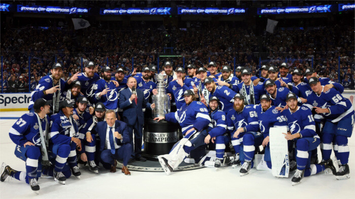 Erik Černák wins Stanley Cup with Tampa Bay 