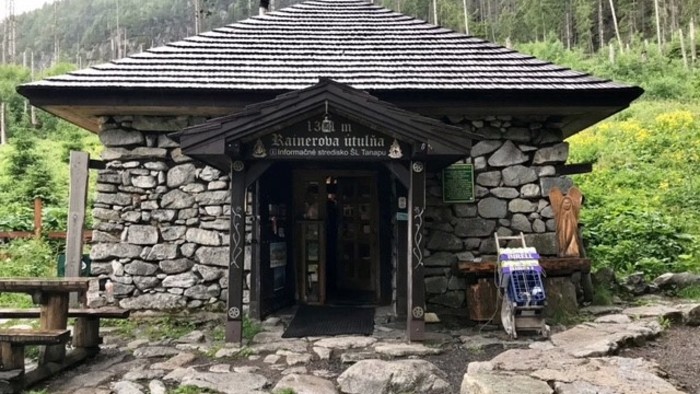 Rainierova chalet and its famous resident