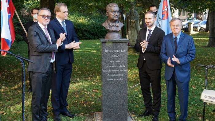 Odhalili bustu Štefana Boleslava Romana