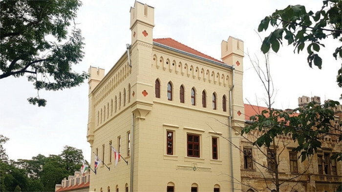 Inaugurada la torre del sur del palacio de Galanta