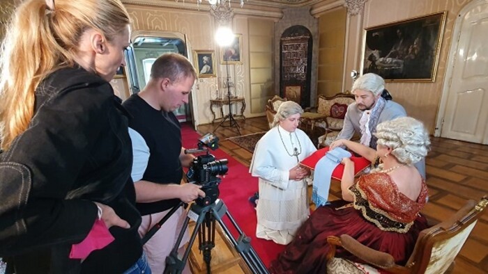 Preneste sa do histórie s dokumentom Kanonici bieleho rúcha