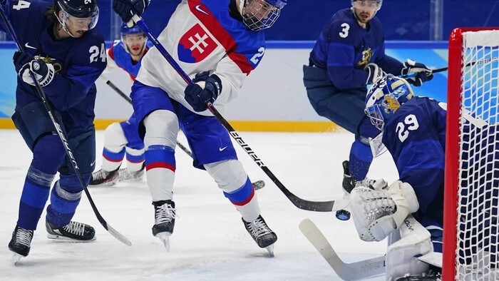 Juraj Slafkovský počas zápasu Slovensko - Fínsko na ZOH v Pekingu.