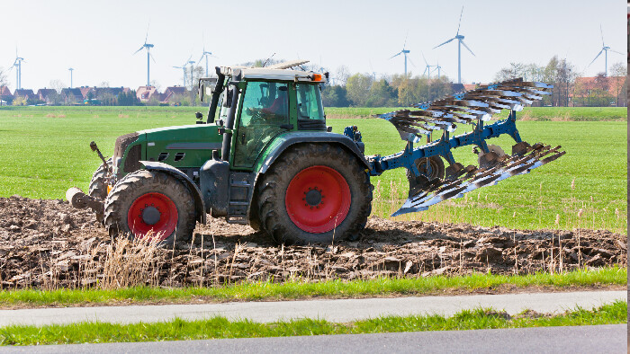 Farmári od tohto roka vytvárajú biopásy a úhory