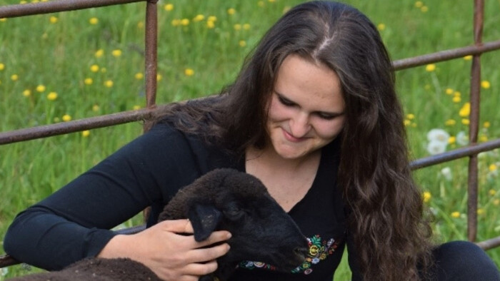 La joven granjera Zuzana Kubišová quiere dedicar toda su vida a la cría de animales