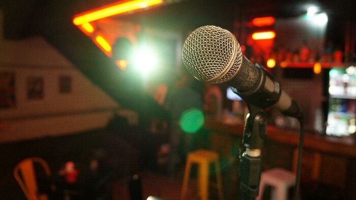 microphone-3989883_960_720.jpg