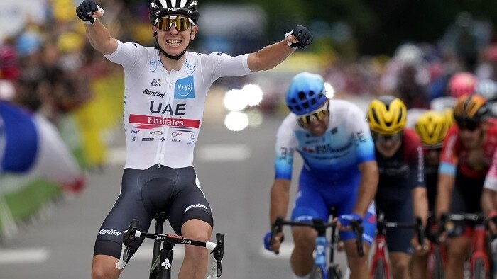 Tadej Pogačar v cieli 6. etapy Tour de France.