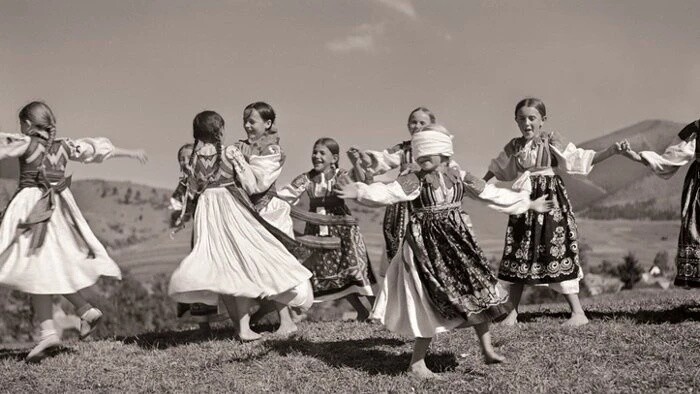 Zem spieva – hudobno-folklórne pásmo o Karolovi Plickovi (1984)