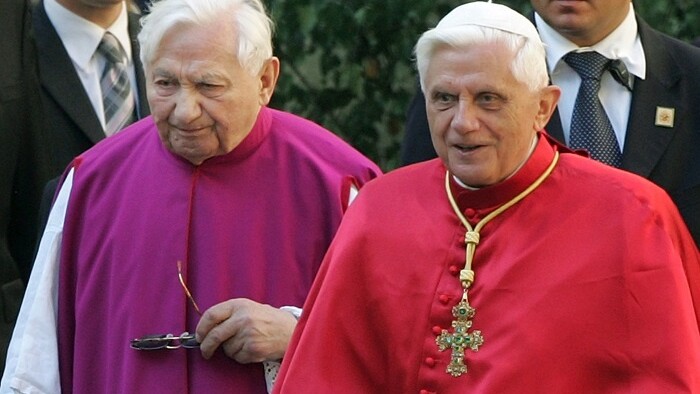 Emeritný pápež Benedikt XVI..jpg