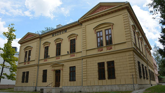 1. muzeum-v-poprade- budova.jpg