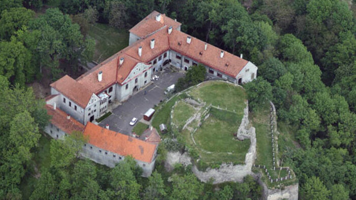 Renovado el castillo de Modrý Kameň