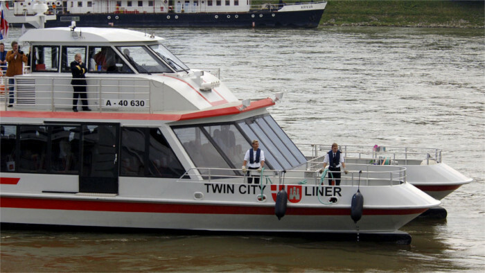 katamaran Twin City Liner