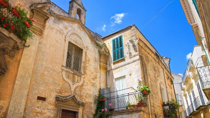 Alleyway. Altamura. Puglia-Depositphotos_60611549_original.jpg