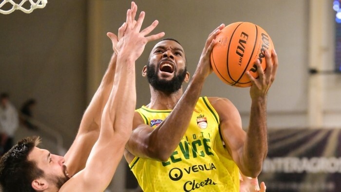 Levickí basketbalisti zabodovali