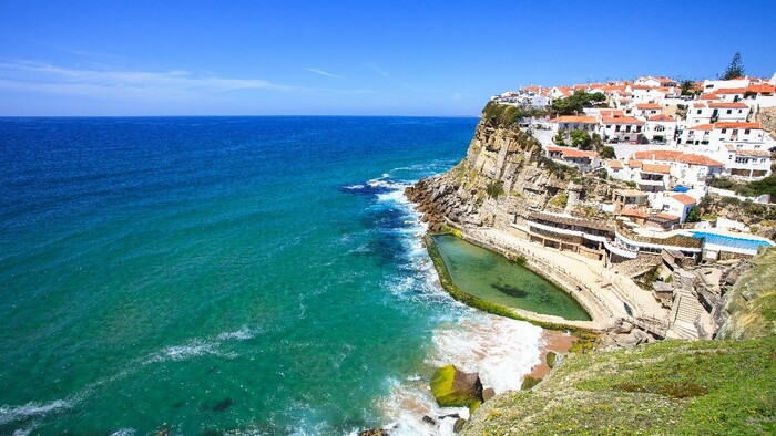 Azenhas do Mar white village -Depositphotos_17657621_original.jpg