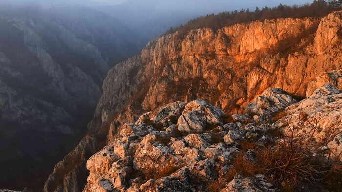 Výlet na miesta, kde leží najväčšie slovenské praveké hradisko, vás očarí