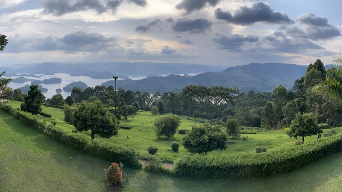 lake bunyonyi.JPG