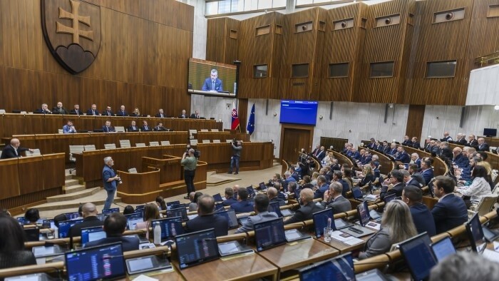 Young Slovak politicians call for calm amid tensions