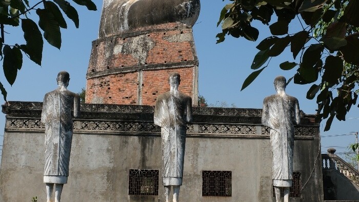 budha odrazajuci sa vo vode.JPG