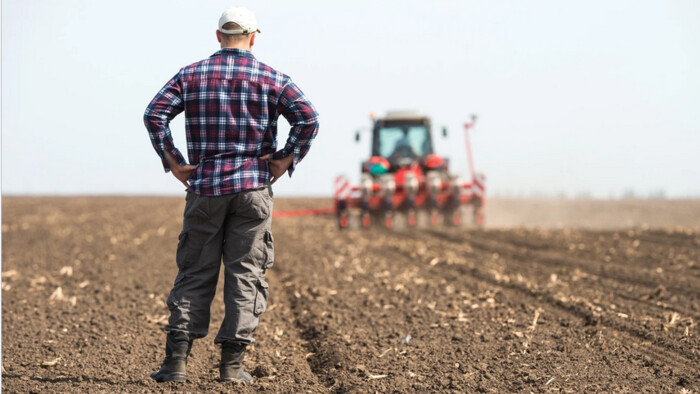 K veci: Farmári a potravinári ľahšie zamestnajú cudzincov