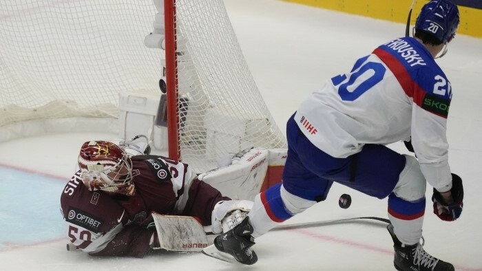 Slovakia defeats France but loses with Latvia