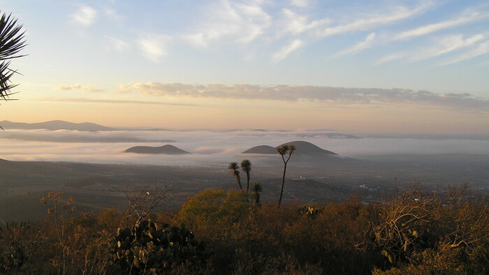 16. Cerro de León (vľavo) a Cerro de Huitziltepec (vpravo).JPG