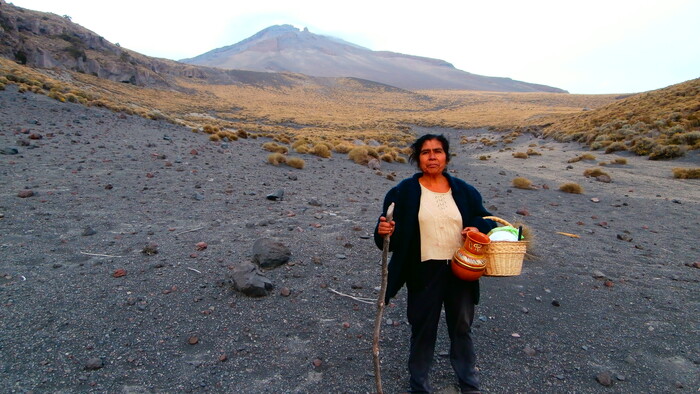 17. Popocatepetl - doña Chayo.JPG