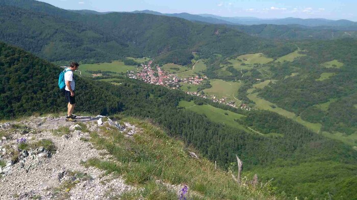 Z Kojšova na Folkmarskú skalu a okolo Turnísk