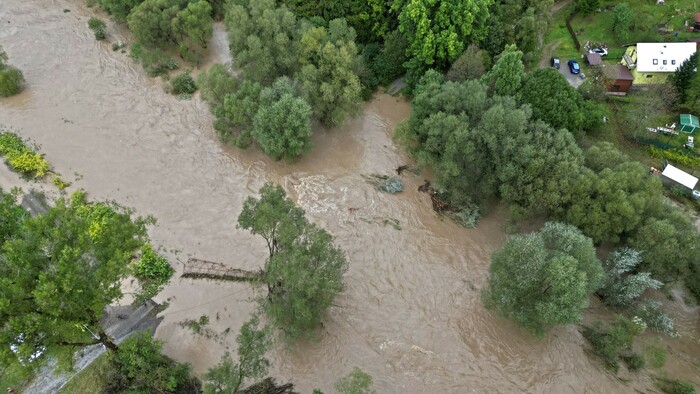 Obyvatelia Rakovej sú už takmer mesiac odrezaní od sveta