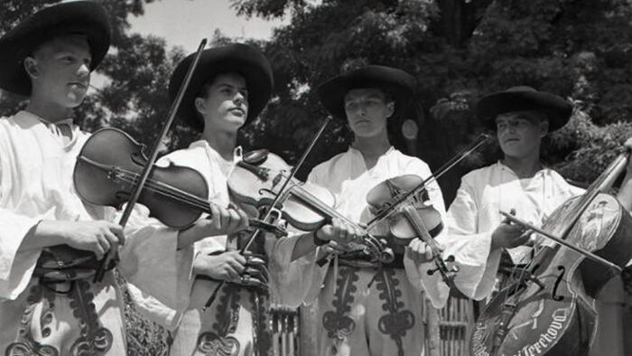 Klenotnica ľudovej hudby: Folklórne tradície z Tŕnia (1977)