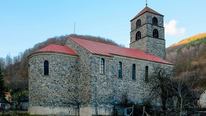 Kostol Povýšenia sv. Kríža vo Chvojnici v okrese Prievidza