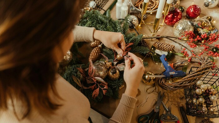 Výroba adventných vencov | Komu sa nelení