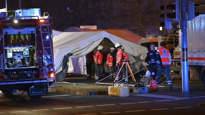 Abasourdissement des attaques terroristes au Marché de Noel