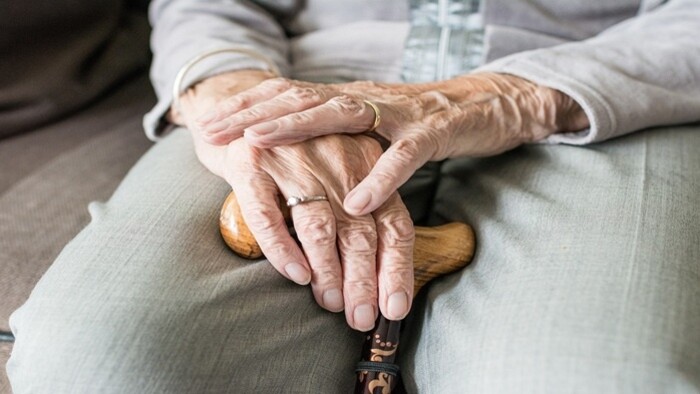 Seniorke pomohlo nenápadné tlačidlo