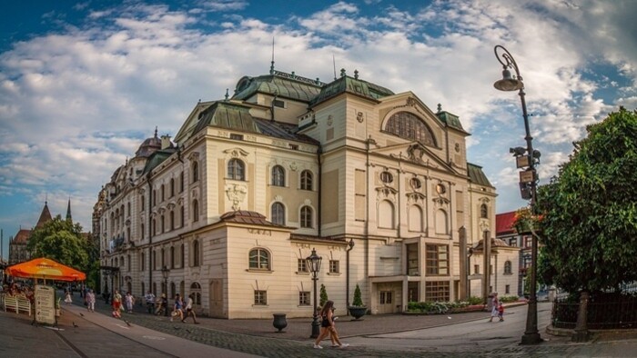 Kalendár Hrdé Košice spája známych rodákov