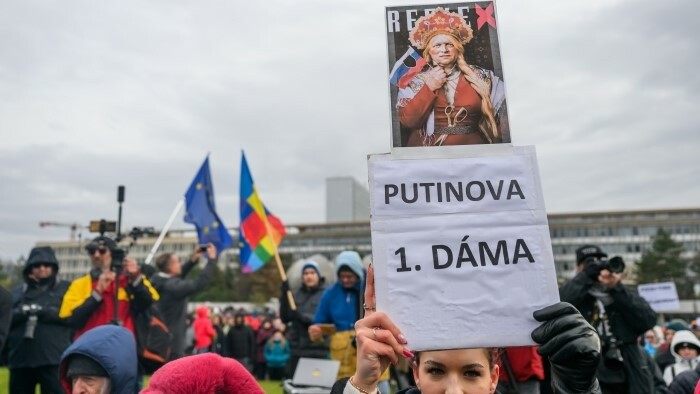 Convocada una ola de protestas en todo el país contra nuestro acercamiento a Rusia