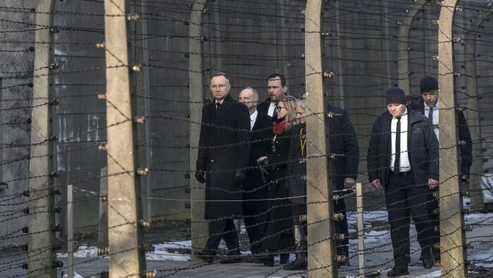 Pellegrini asiste a la celebración del aniversario de la liberación de Auschwitz