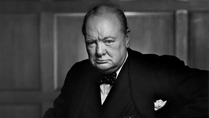 Dejiny.sk | Winston Churchill - politik do neľahkých čias   