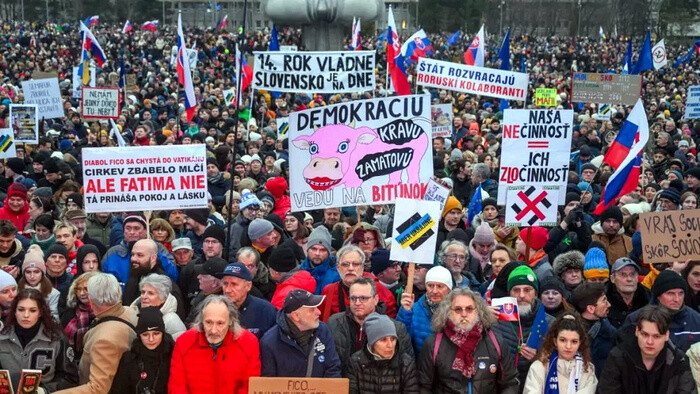 Piatkové protesty po Slovensku