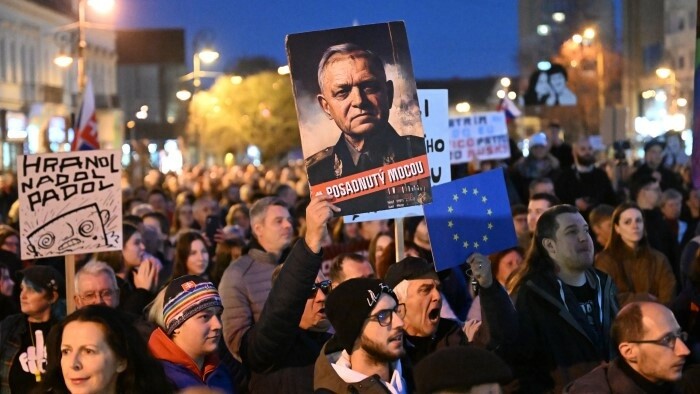 Pokračovali protestné zhromaždenia