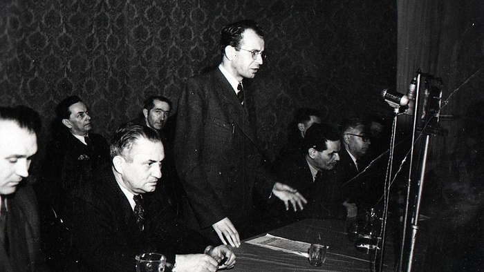 gustav-husak-viliam-siroky-februar-1948_TASR.jpg