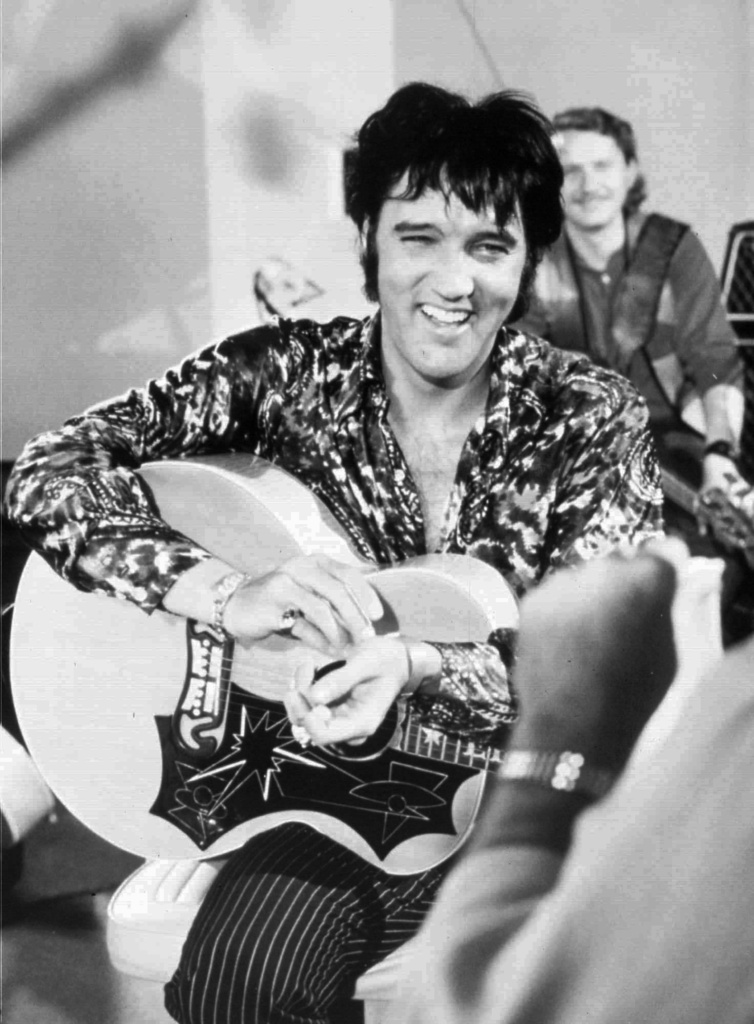 ELVIS_ANNIVERSARY_23LO9_TASR.jpg