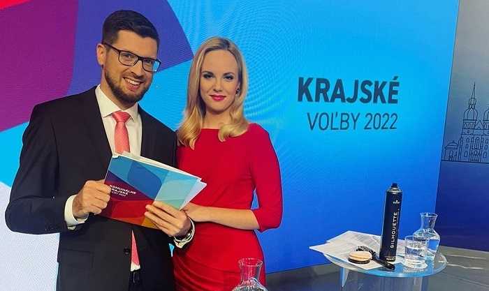 Voľby 2022: Nahliadnite do zákulisia volebného víkendu s RTVS